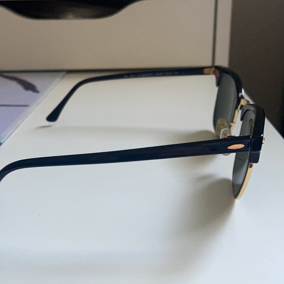 ~Like New~ EUC~Ray Ban Clubmaster Classic Sunglasses - Picture 6 of 9